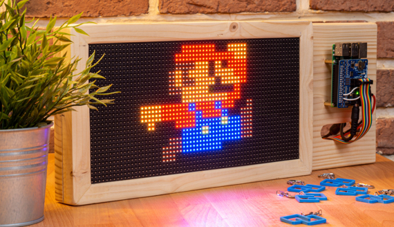 Notre panneau LED affichant le personnage de Mario en pixel art